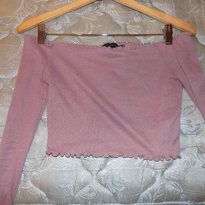 Pretty Little Thing Crop Top Off The Shoulder